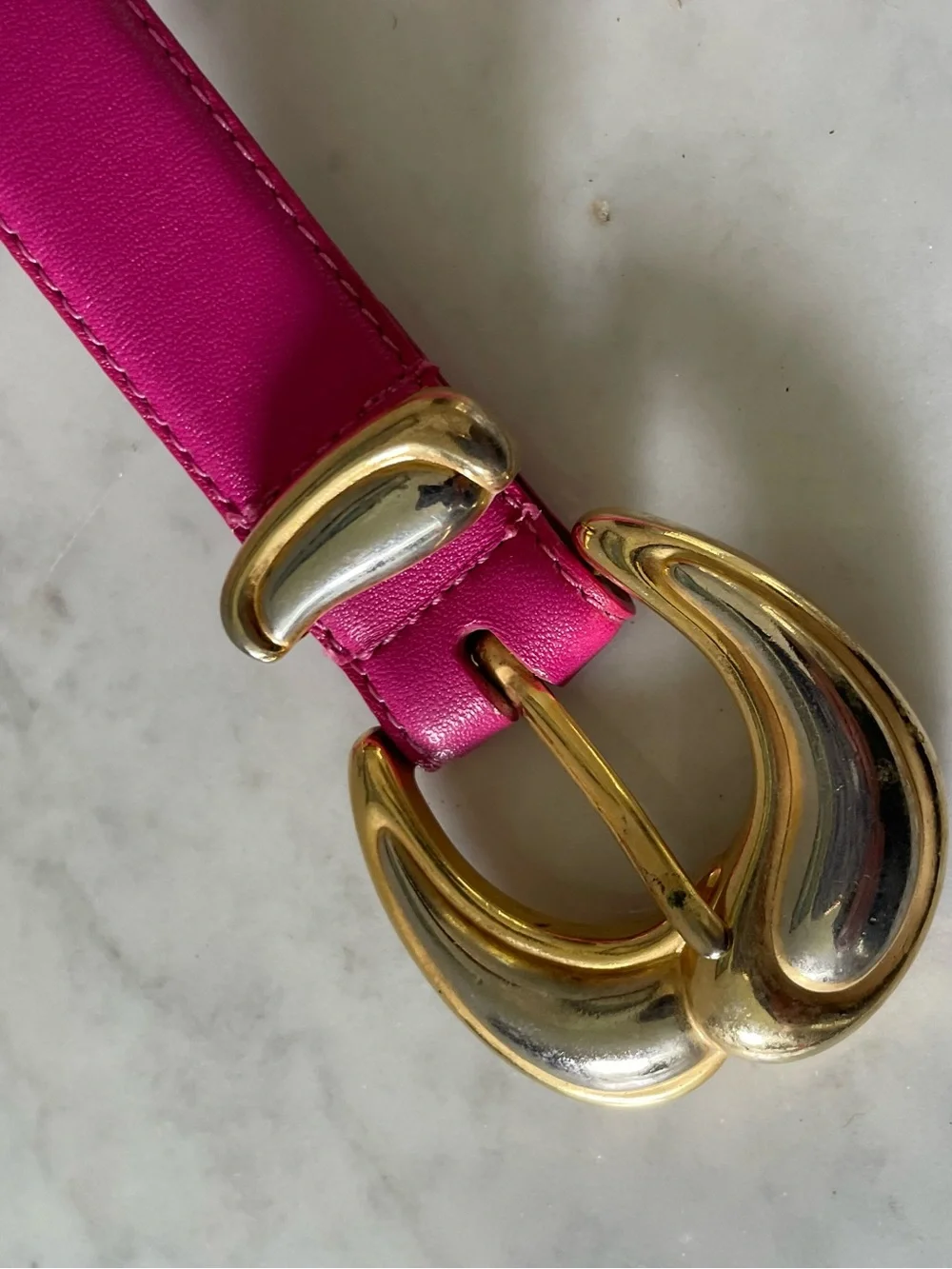 Vintage Liz Claiborne Italy Full Grain Leather Fuchsia Gold Buckle Belt Large